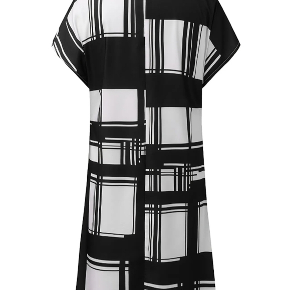 LAST 1❗️Black and White Geometric Print Dress Knee Length - Picture 2 of 3